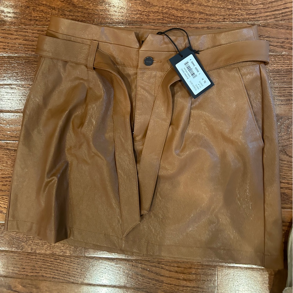 Women’s Paige leather high waist skirt size Medium/6
